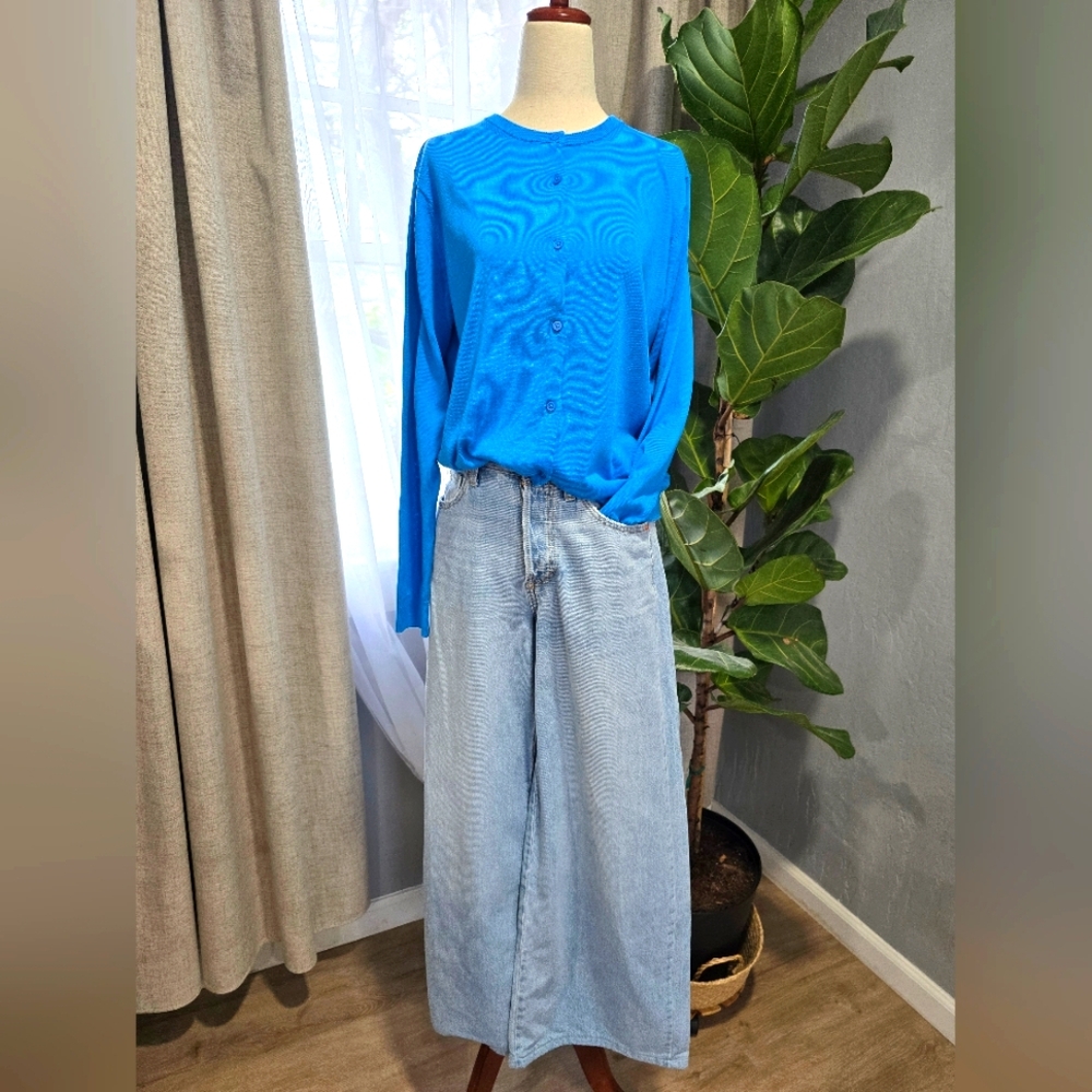 Universal Thread Super Wide Leg Jeans – Blue Wash  Size 4R